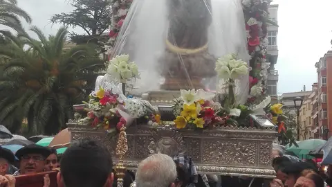 Salida de la Virgen de Alarcos en la Iglesia de San Pedro Salida de la Virgen de Alarcos en la Iglesia de San Pedro