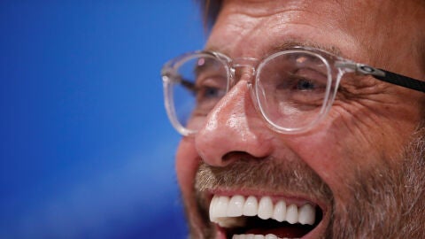 Jurgen Klopp, sonriente ante los medios
