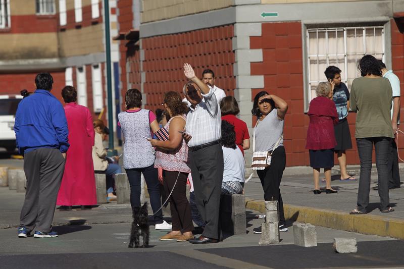 Un seísmo de magnitud 5,6 en el sur de México dispara la alerta sísmica Un seísmo de magnitud 5,6 en el sur de México dispara la alerta sísmica