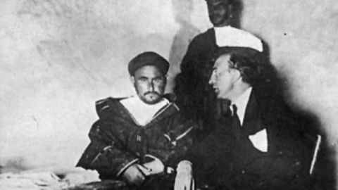 Luis de Oteyza durante la entrevista con Abd el-Krim 