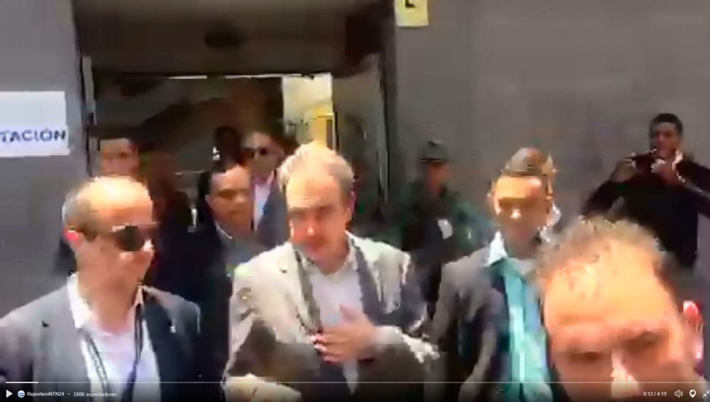 Zapatero abucheado en Venezuela
