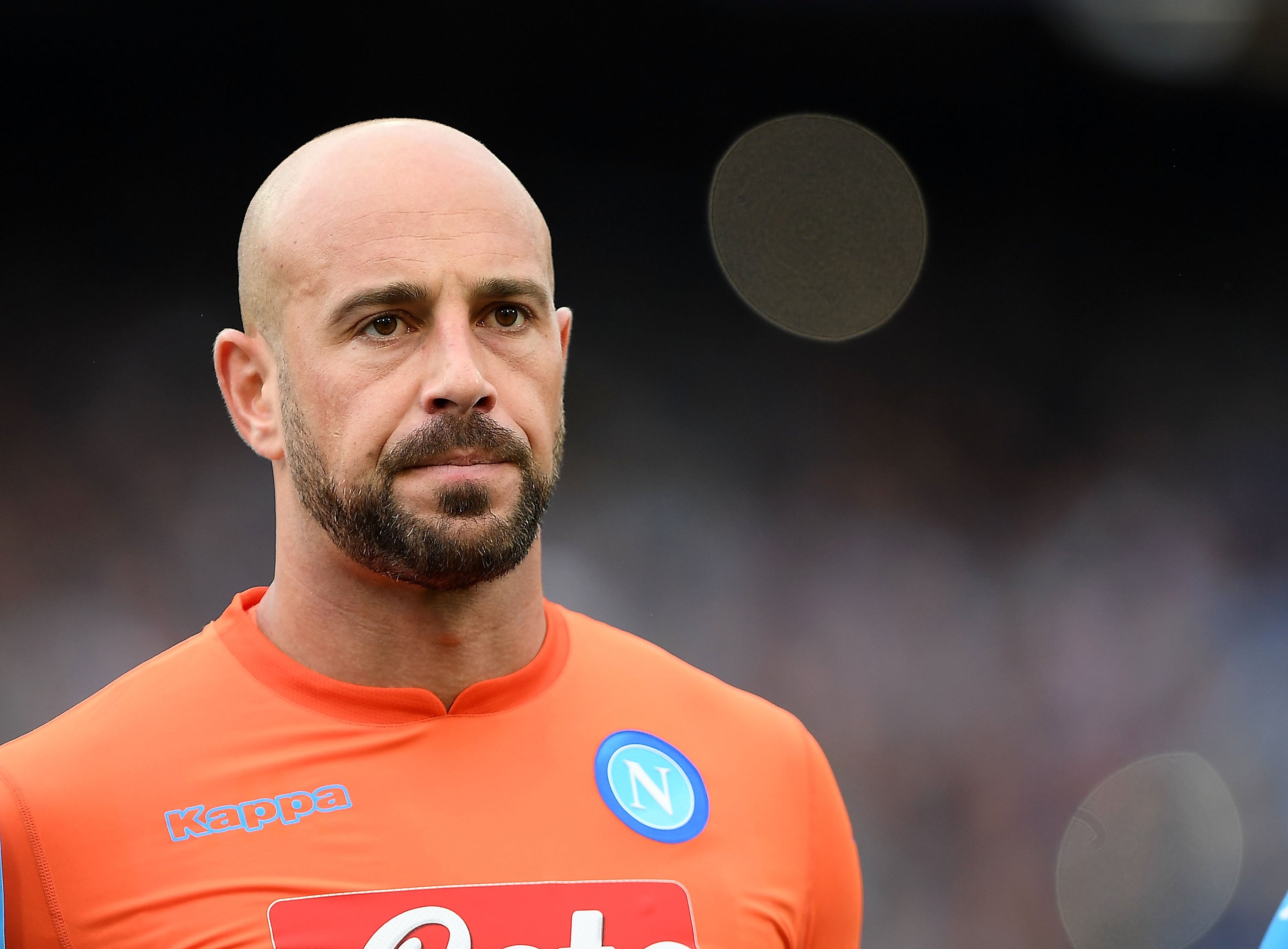 Pepe Reina, denunciado por mantener presuntos contactos con la mafia napolitana Pepe Reina, denunciado por mantener presuntos contactos con la mafia napolitana