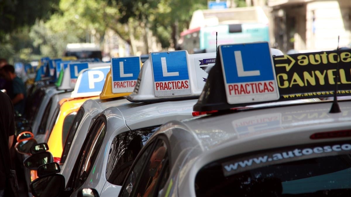 Los examinadores se movilizarán en septiembre si no consiguen soluciones por parte de la administración Los examinadores se movilizarán en septiembre si no consiguen soluciones por parte de la administración