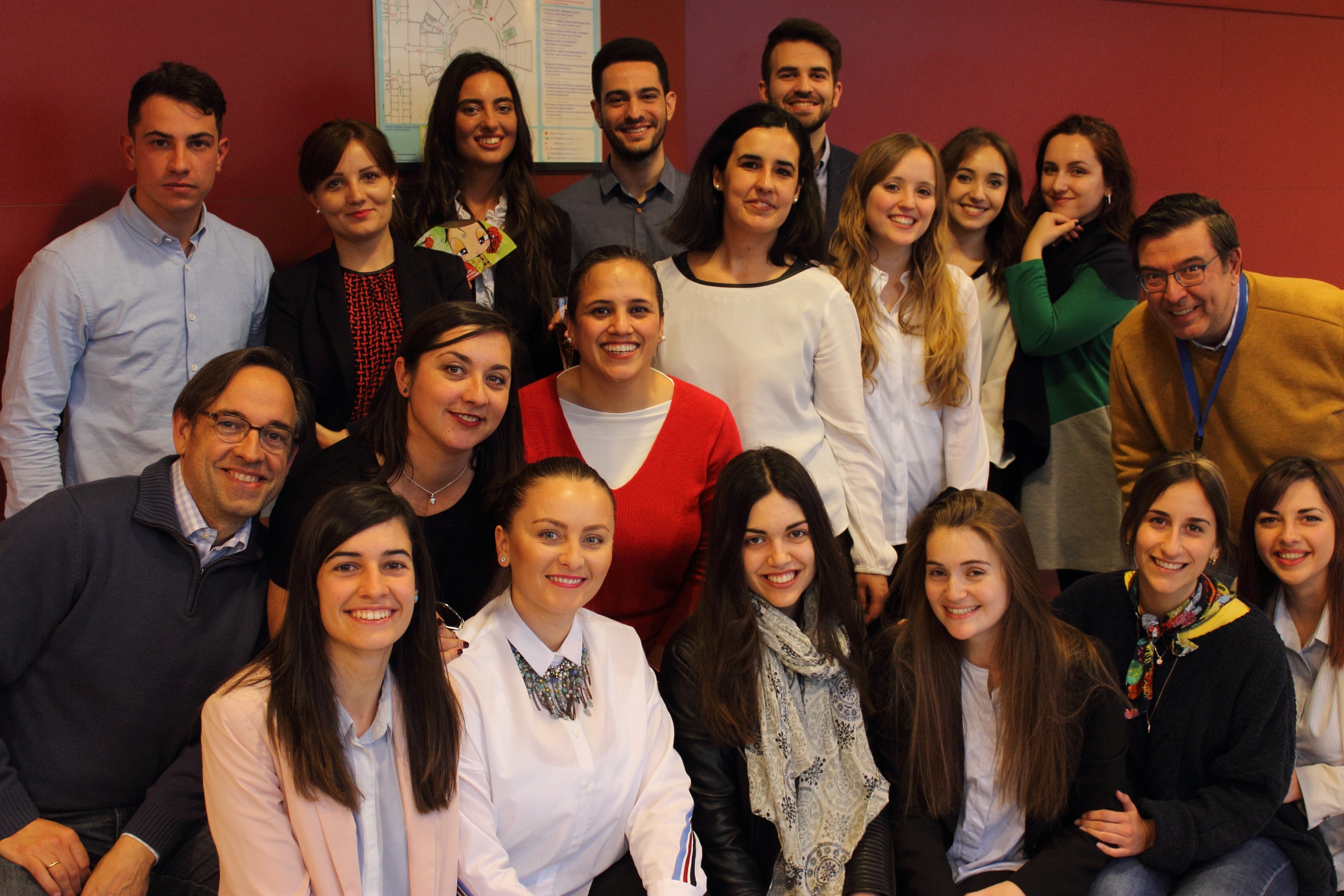 El alumnado del Máster ELIT participa de nuevo con éxito en el proyecto Virtual Business Professional El alumnado del Máster ELIT participa de nuevo con éxito en el proyecto Virtual Business Professional