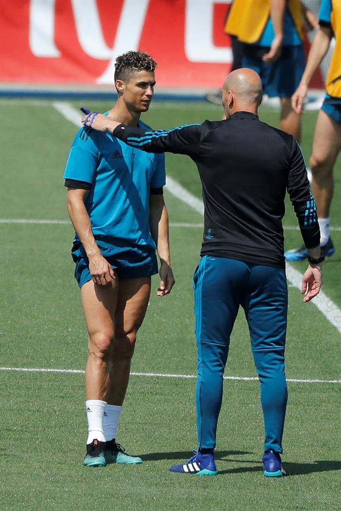 Cristiano: "Hay que respetar al Liverpool, pero creo que el Real Madrid es mejor" Cristiano: "Hay que respetar al Liverpool, pero creo que el Real Madrid es mejor"