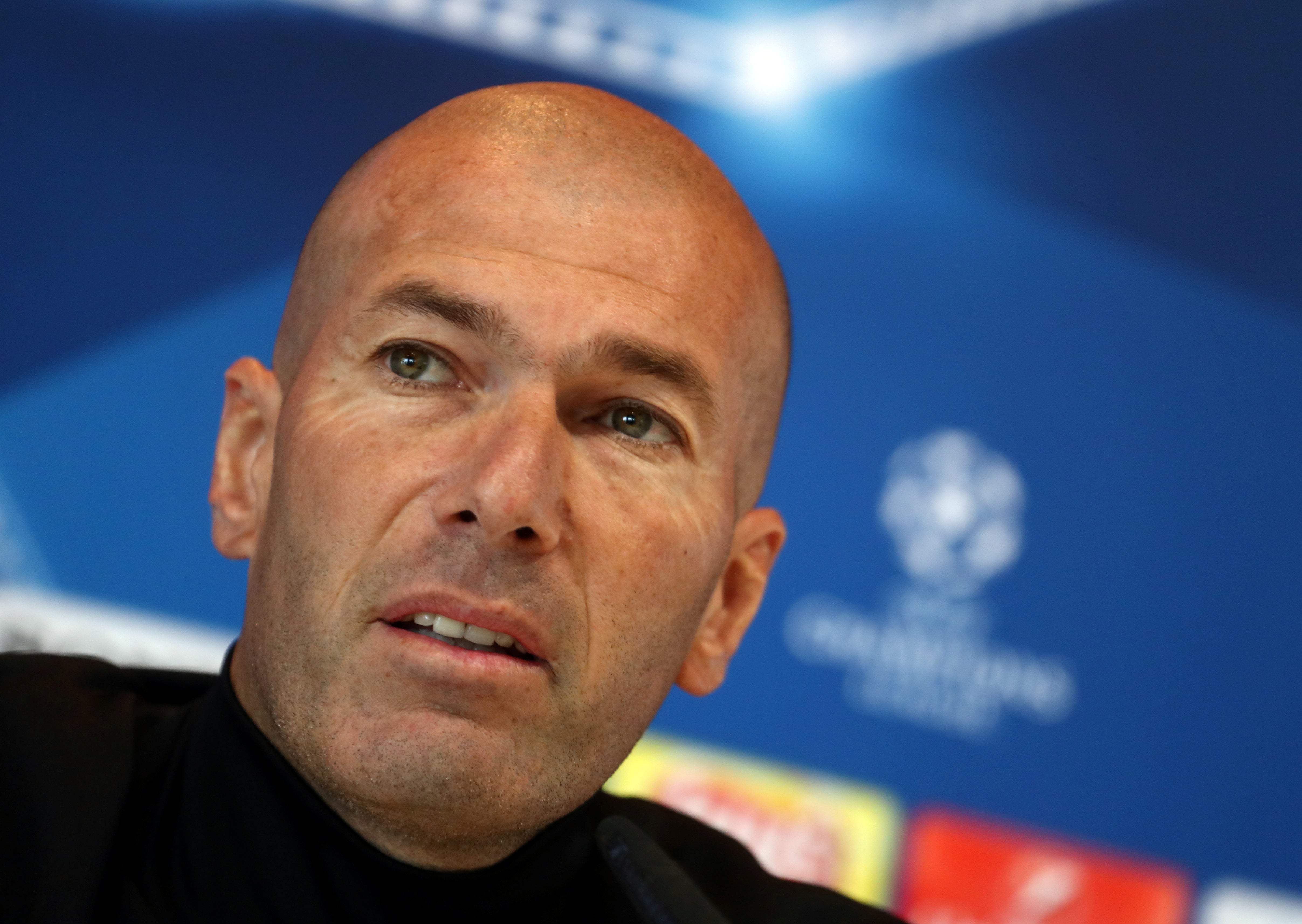 Zidane: "No cambiaría a Cristiano Ronaldo por Salah" Zidane: "No cambiaría a Cristiano Ronaldo por Salah"