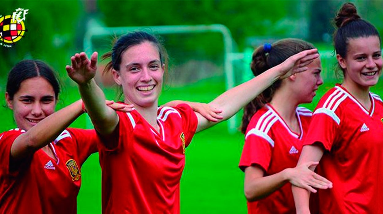 Eva Navarro: "Aún no me lo creo. Les teníamos muchas ganas a las alemanas porque nos habían ganado dos veces seguidas" Eva Navarro: "Aún no me lo creo. Les teníamos muchas ganas a las alemanas porque nos habían ganado dos veces seguidas"