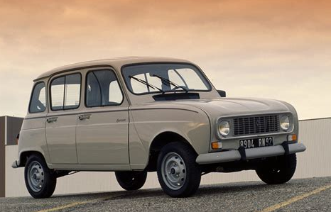 El madridista que viajó a Kiev en su 'cuatro latas' vuelve con la Champions League pero sin su preciado coche El madridista que viajó a Kiev en su 'cuatro latas' vuelve con la Champions League pero sin su preciado coche