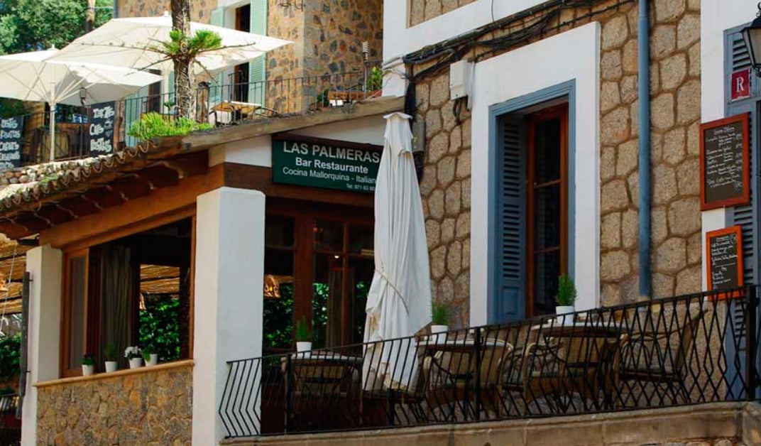 Una profesora de la Universidad de Baleares denuncia en las redes sociales que no le atendieran en mallorquín en un restaurante Una profesora de la Universidad de Baleares denuncia en las redes sociales que no le atendieran en mallorquín en un restaurante