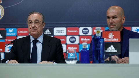 Florentino P&eacute;rez, junto a Zidane el d&iacute;a de su despedida