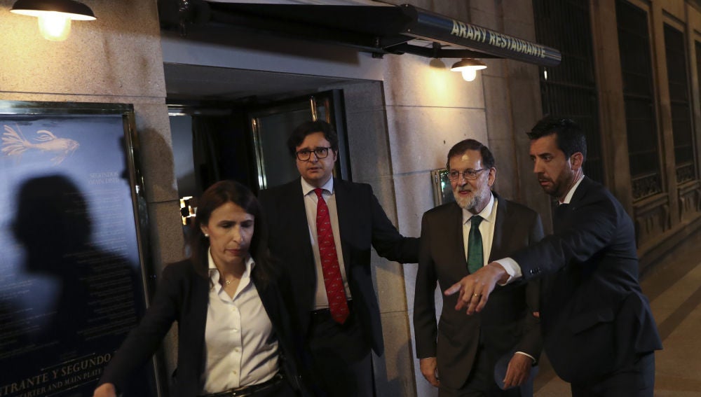 Mariano Rajoy a su salida del restaurante
