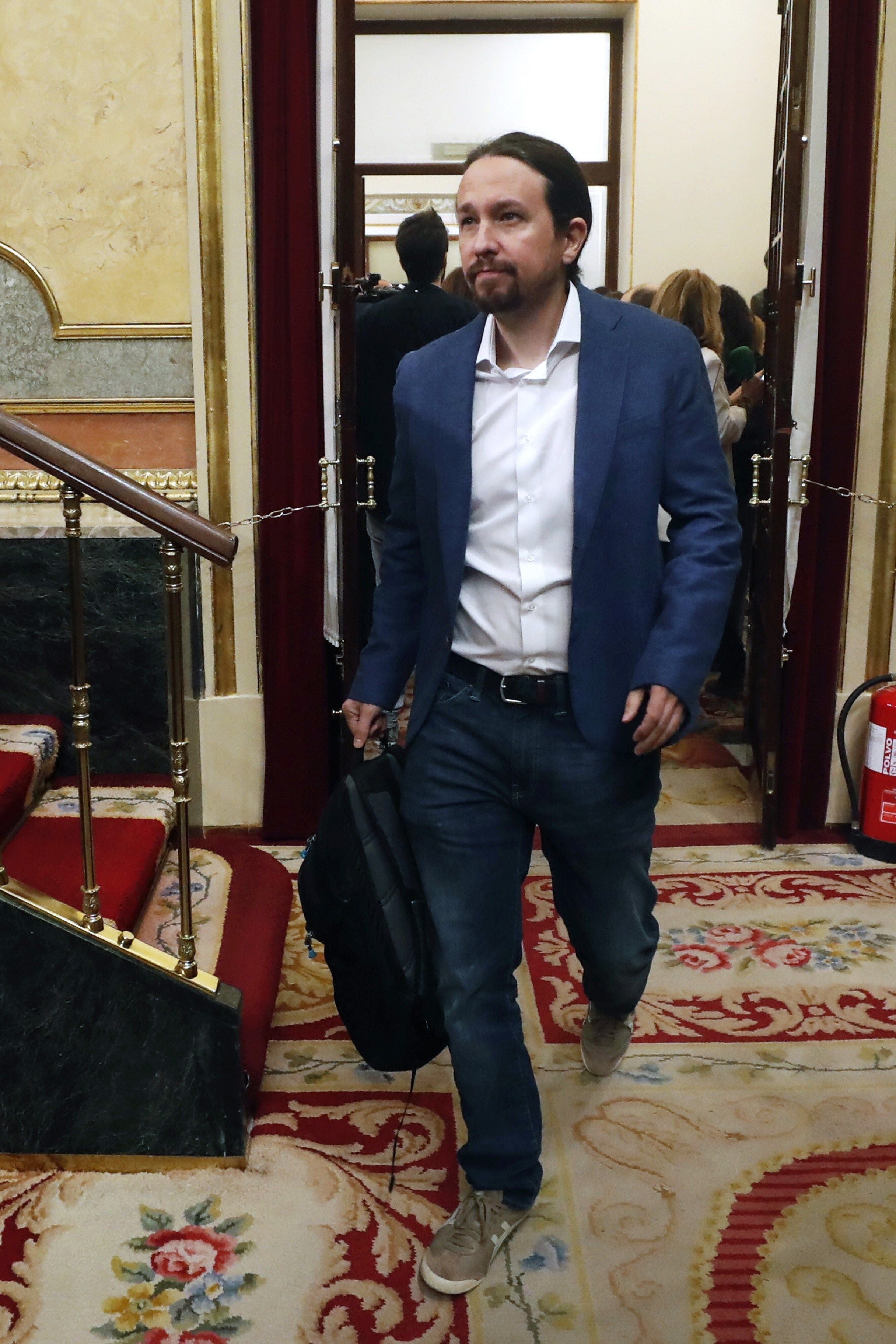 <p>Pablo Iglesias despide a Rajoy como un "político elegante" que se ganó su "respeto": "Fue un honor ser su rival"</p> <p>Pablo Iglesias despide a Rajoy como un "político elegante" que se ganó su "respeto": "Fue un honor ser su rival"</p>