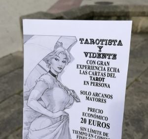 Imagen de un folleto publicitario que supuestamente repartía la jueza de Lugo, M.J.G.P, a quien el CGPJ investiga si abre expediente disciplinario por compaginar esa tarea con la de echadora de cartas del tarot Imagen de un folleto publicitario que supuestamente repartía la jueza de Lugo, M.J.G.P, a quien el CGPJ investiga si abre expediente disciplinario por compaginar esa tarea con la de echadora de cartas del tarot