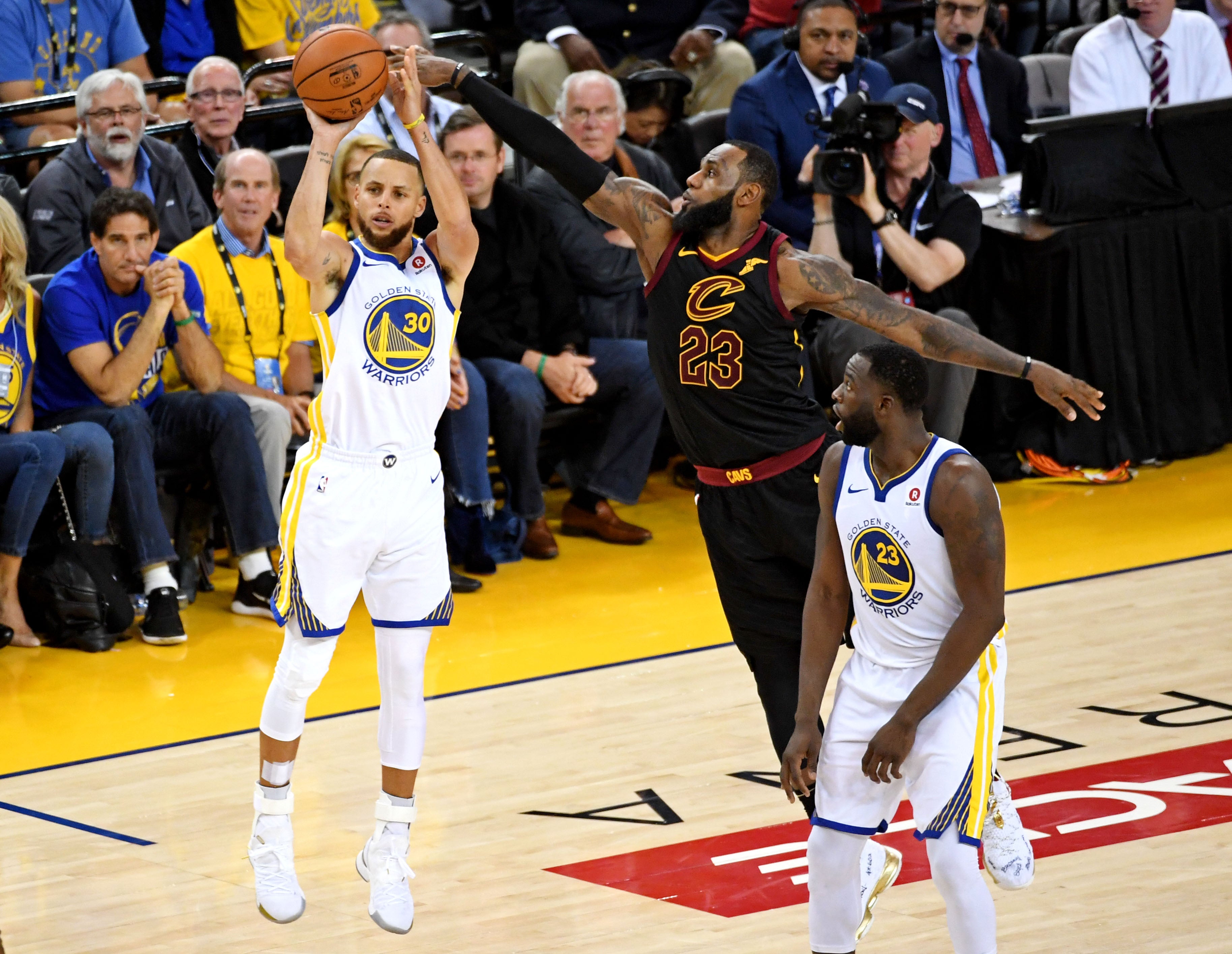 Los Warriors sobreviven a LeBron James y sacan adelante el primer partido de las Finales Los Warriors sobreviven a LeBron James y sacan adelante el primer partido de las Finales