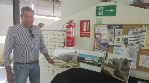 &Aacute;lvaro Gordillo muestra fotograf&iacute;as con simulaciones del proyecto de nuevo Mercado Central adjudicado