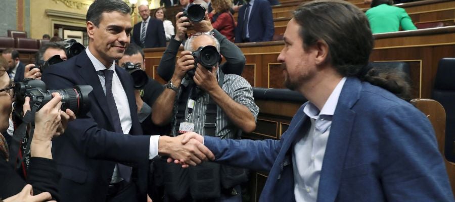 El líder del PSOE, Pedro Sánchez, y el secretario general de Podemos, Pablo Iglesias El líder del PSOE, Pedro Sánchez, y el secretario general de Podemos, Pablo Iglesias