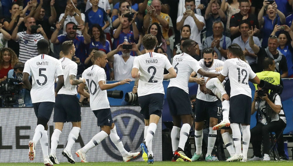 Francia celebra un gol
