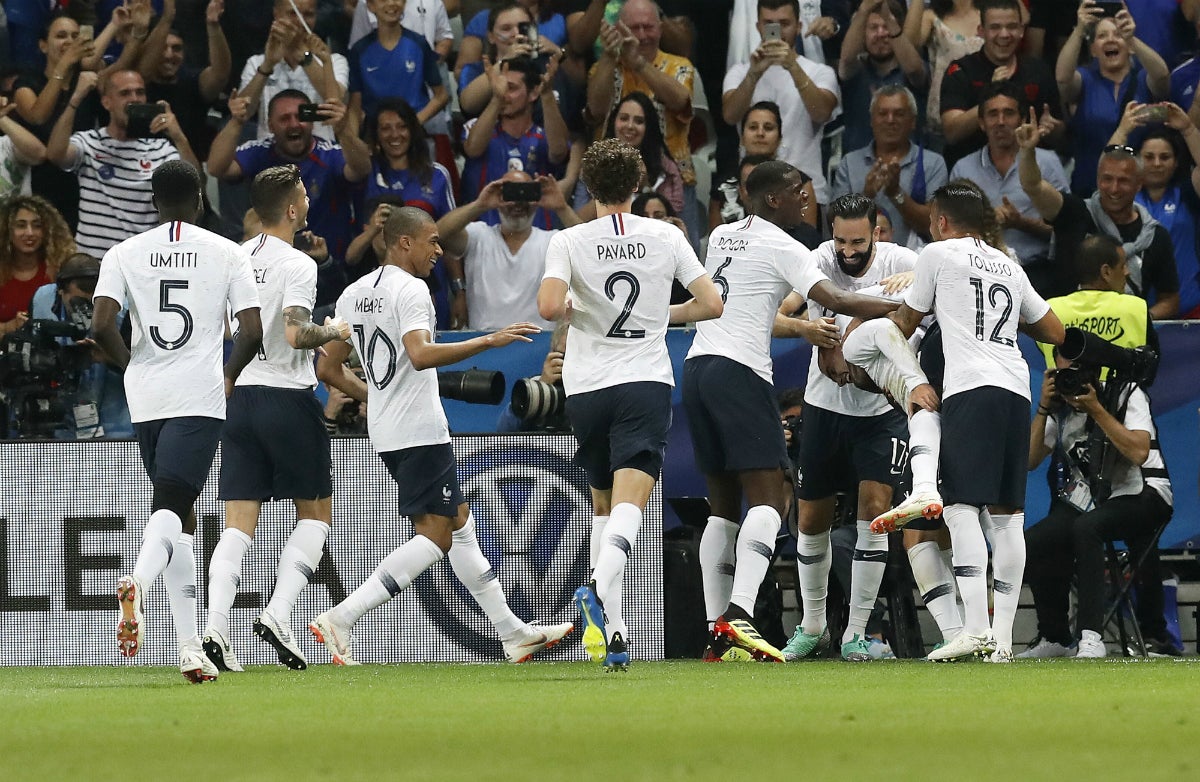 <p>Griezmann y Pogba dan a Francia una sufrida victoria contra una sorprendente Australia</p> <p>Griezmann y Pogba dan a Francia una sufrida victoria contra una sorprendente Australia</p>