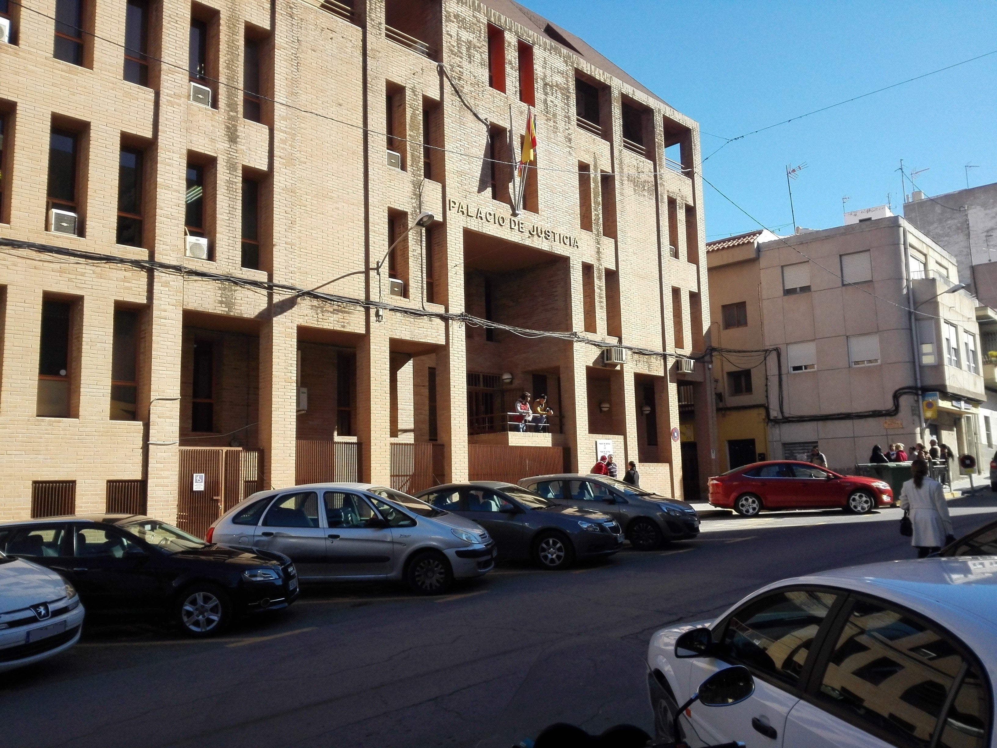 El arrestado por no socorrer a la mujer fallecida en Elda ingresa en prisión por un posible homicidio El arrestado por no socorrer a la mujer fallecida en Elda ingresa en prisión por un posible homicidio