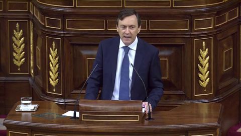 Rafael Hernando, a Iglesias: "Usted era antes un peque&ntilde;o revolucionario, pero ahora es solo un peque&ntilde;o burgues con chal&eacute; y piscina"