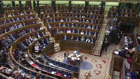 Vídeo completo de la votación de la moción de censura que ha convertido a Pedro Sánchez en presidente del Gobierno Vídeo completo de la votación de la moción de censura que ha convertido a Pedro Sánchez en presidente del Gobierno