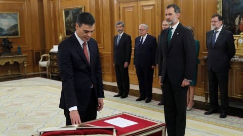 Pedro S&aacute;nchez promete su cargo como presidente del Gobierno en el Palacio de la Zarzuela