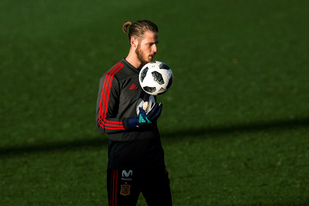 <p>De Gea, sobre su error ante Suiza: "Mejor hacerlo en un amistoso que en un partido oficial"</p> <p>De Gea, sobre su error ante Suiza: "Mejor hacerlo en un amistoso que en un partido oficial"</p>