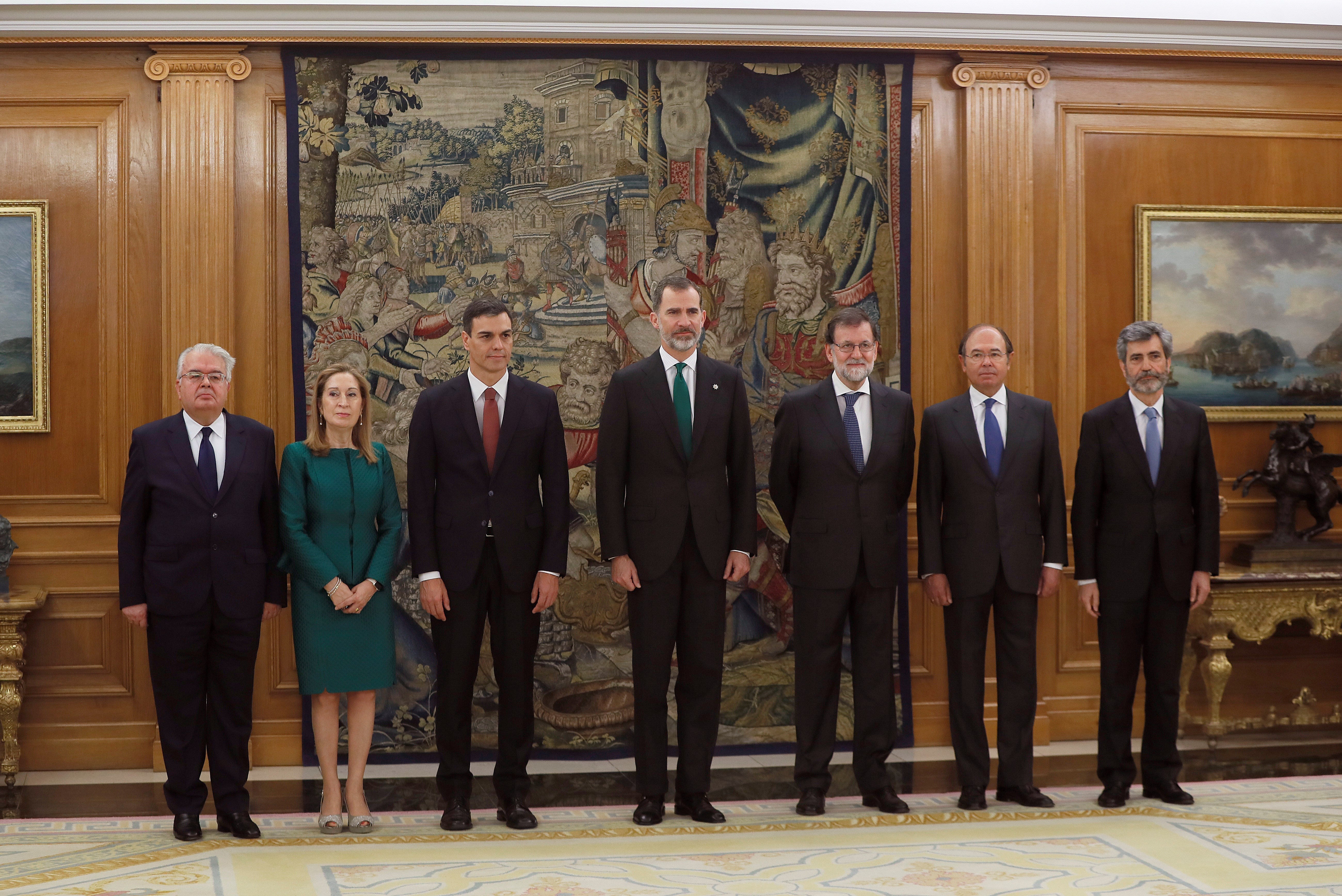 Pedro Sánchez promete su cargo como presidente del Gobierno ante el Rey Pedro Sánchez promete su cargo como presidente del Gobierno ante el Rey