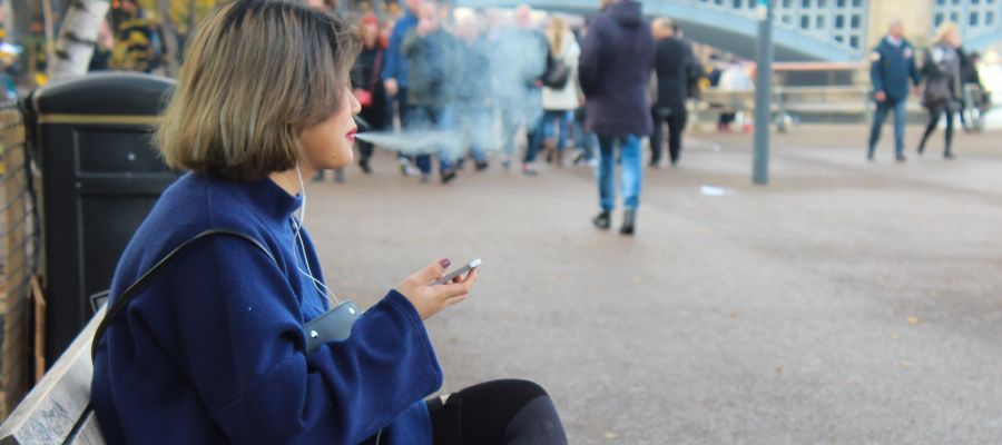 Chica joven fumando Chica joven fumando