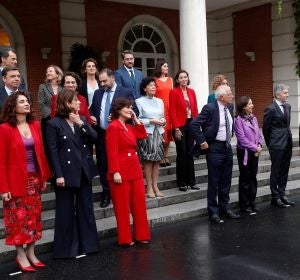 Sánchez preside el primer Consejo de Ministros Sánchez preside el primer Consejo de Ministros