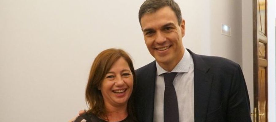 Francina Armengol con Pedro Sánchez el día de la moción de censura Francina Armengol con Pedro Sánchez el día de la moción de censura