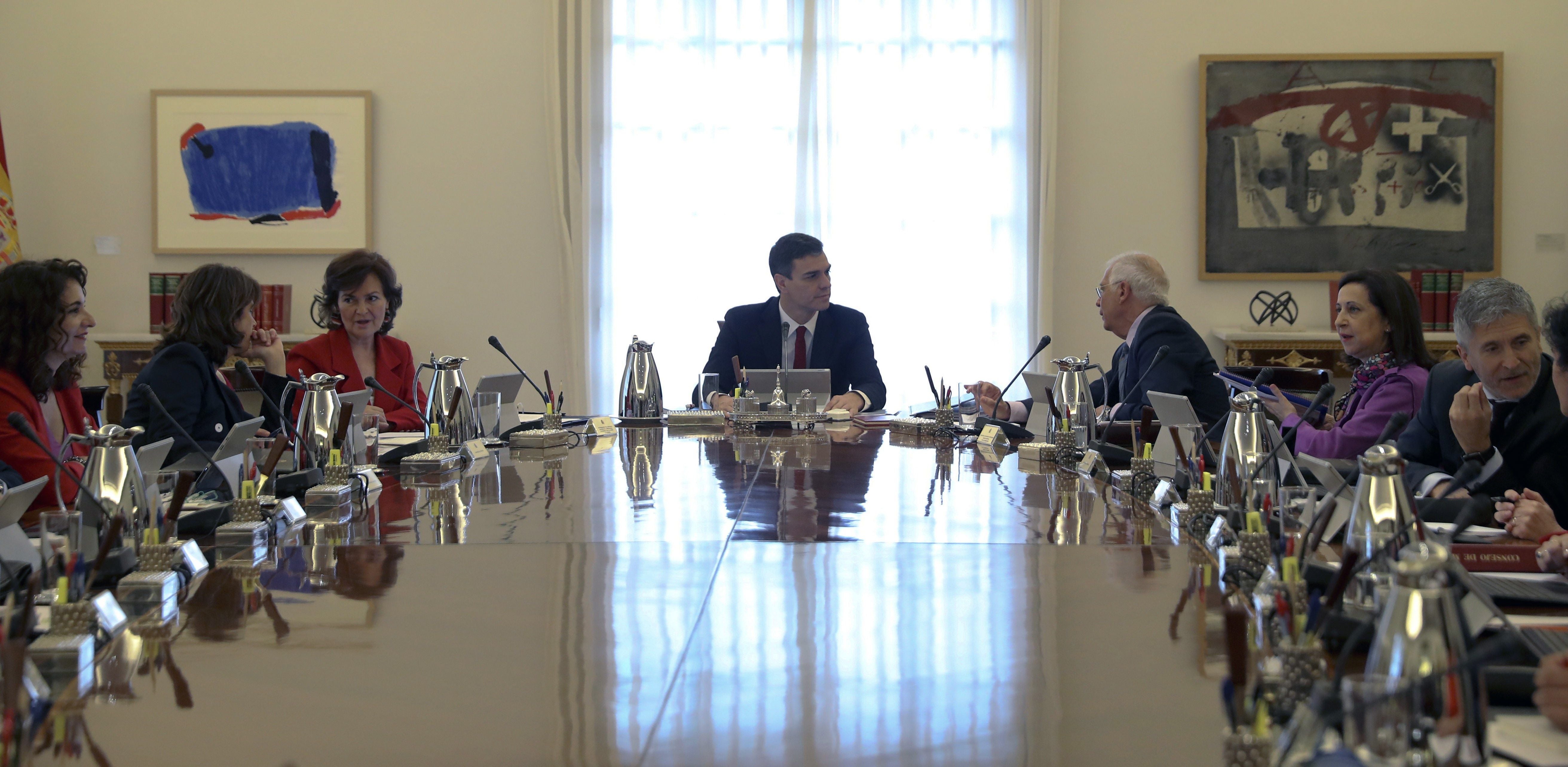 El Gobierno inicia la reforma de la Constitución para eliminar los aforamientos El Gobierno inicia la reforma de la Constitución para eliminar los aforamientos