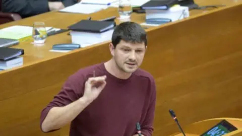 El diputado David Cerdán en Les Corts El diputado David Cerdán en Les Corts