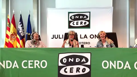 Cayetana Guillén Cuervo en Julia en la onda Cayetana Guillén Cuervo en Julia en la onda