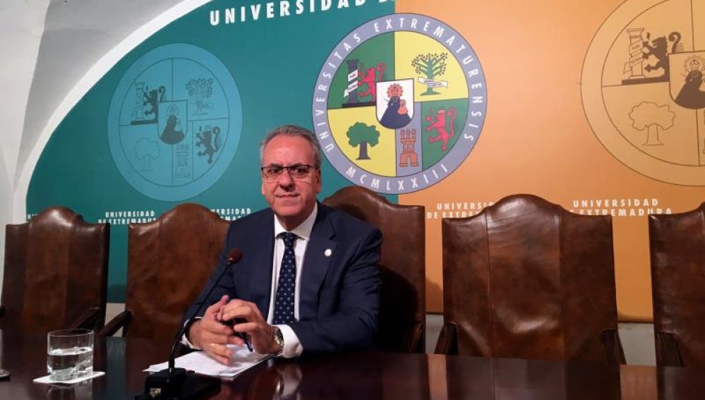 El rector de la Universidad de Extremadura, Segundo Piriz