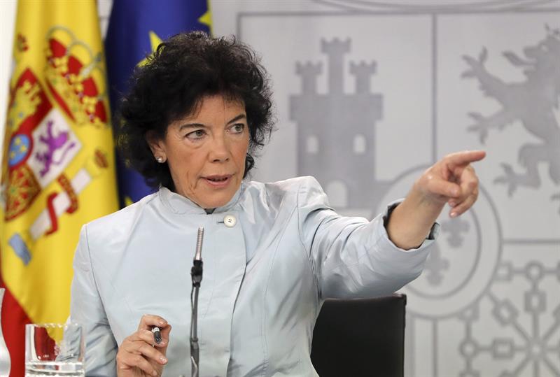 <p>El Gobierno levanta la supervisión de las cuentas de Cataluña como gesto de "normalidad política"</p> <p>El Gobierno levanta la supervisión de las cuentas de Cataluña como gesto de "normalidad política"</p>