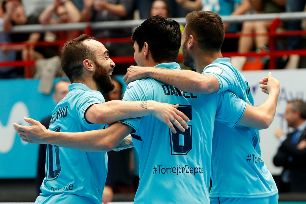 <p>El Movistar Inter se acerca al título de Liga por un autogol absurdo del Barcelona</p> <p>El Movistar Inter se acerca al título de Liga por un autogol absurdo del Barcelona</p>