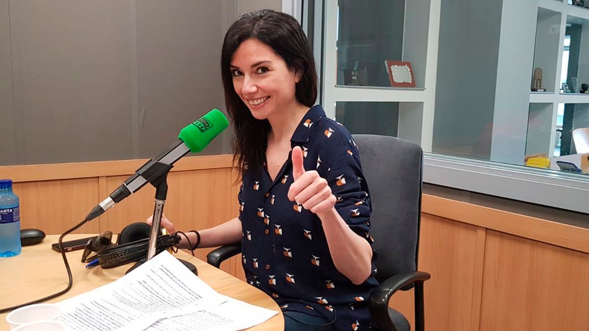 Marta Flich: "¿Por qué abrimos la boca cuando nos pintamos con rímel o nos ponemos un colirio?" Marta Flich: "¿Por qué abrimos la boca cuando nos pintamos con rímel o nos ponemos un colirio?"