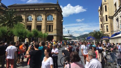 Imagen de la cadena humana en Pa&iacute;s Vasco en favor del derecho a decidir