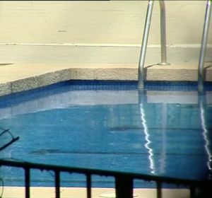 Imagen de archivo de una piscina Imagen de archivo de una piscina
