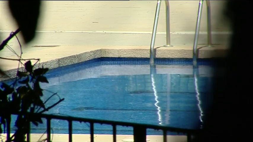 Muere el hombre ahogado en una piscina de Santa Ponça y su hijo, de 3 años, sigue en la UCI pediátrica Muere el hombre ahogado en una piscina de Santa Ponça y su hijo, de 3 años, sigue en la UCI pediátrica
