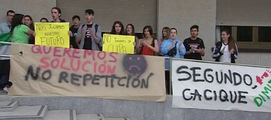 Los estudiantes extremeños insisten en que no repetirán el examen Los estudiantes extremeños insisten en que no repetirán el examen