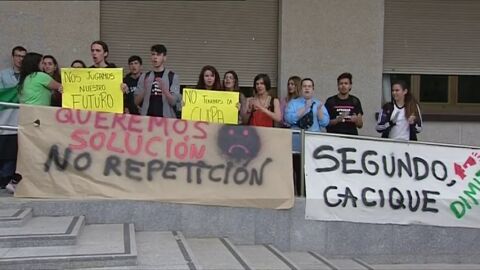 Los estudiantes extreme&ntilde;os insisten en que no repetir&aacute;n el examen