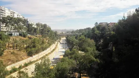 Ladera del río Vinalopó a su paso por Elche Ladera del río Vinalopó a su paso por Elche