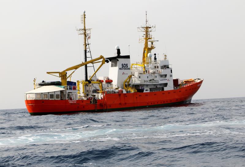 Las autoridades italianas facilitan víveres y medicamentos a los migrantes del Aquarius para hacer la travesía en condiciones aceptables Las autoridades italianas facilitan víveres y medicamentos a los migrantes del Aquarius para hacer la travesía en condiciones aceptables