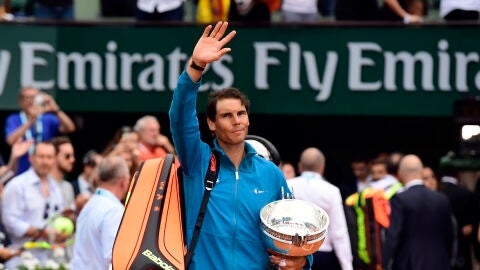 Nadal se despide del p&uacute;blico de Par&iacute;s con su und&eacute;cimo Roland Garros en la mano