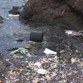 Alerta por contaminación en la Playa del Porís Alerta por contaminación en la Playa del Porís