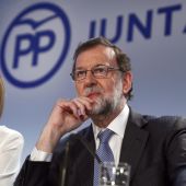 El expresidente del Gobierno Mariano Rajoy y la exministra de Defensa, María Dolores de Cospedal