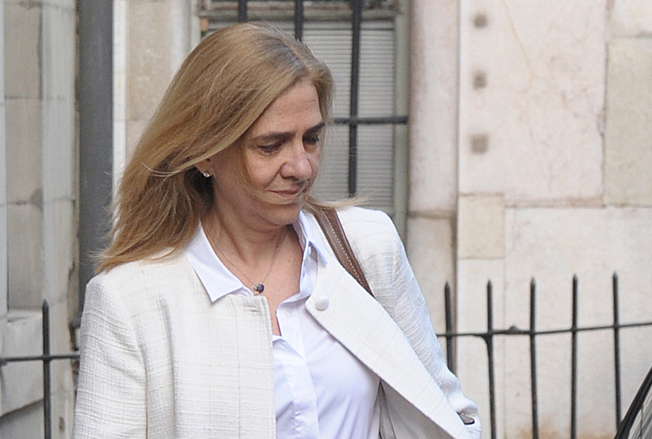 La infanta Cristina visitó por primera vez el domingo a Urdangarin en prisión La infanta Cristina visitó por primera vez el domingo a Urdangarin en prisión