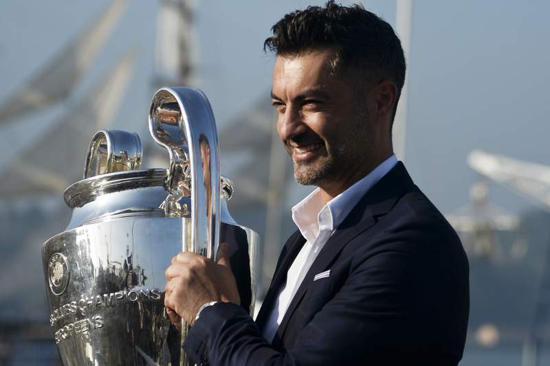 Vítor Baía: "El Real Madrid no está haciendo todo para que Cristiano se quede" Vítor Baía: "El Real Madrid no está haciendo todo para que Cristiano se quede"